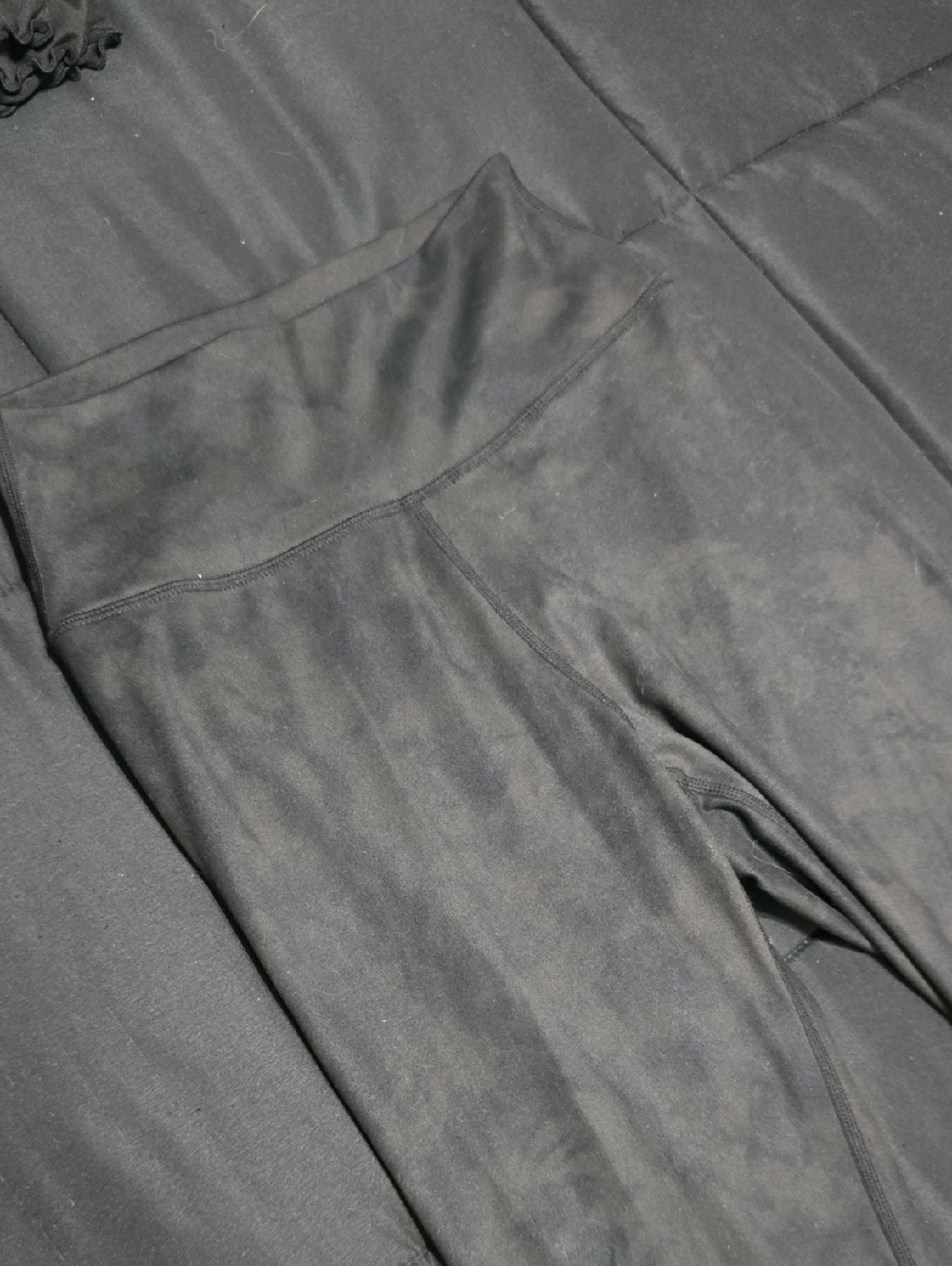 High-Waisted Black Marbled Leggings